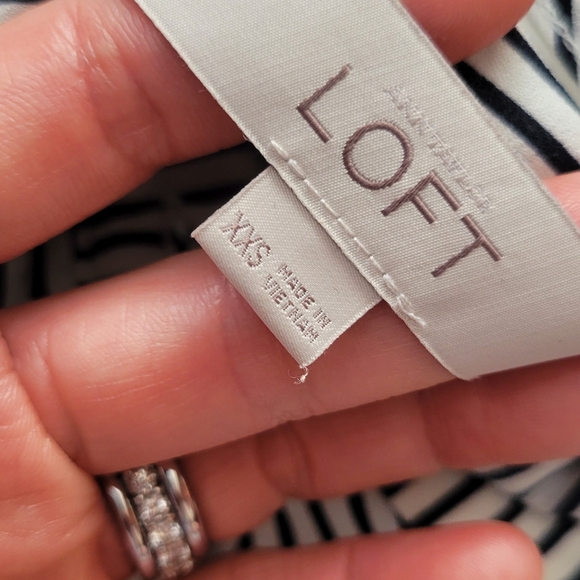 Tops - Picture 2 of 6